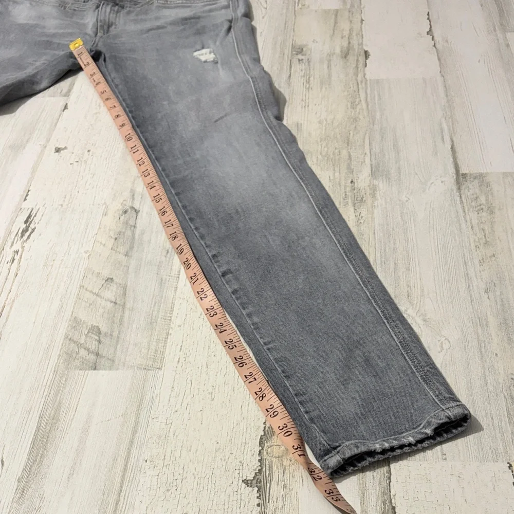 Closed chic gray